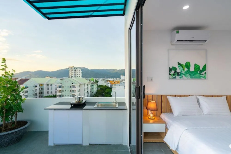 Dandelion Apartment