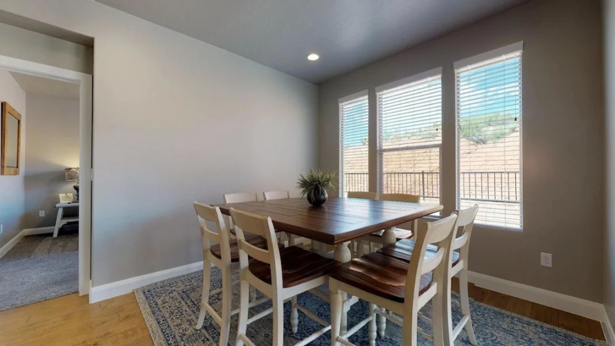 Twelve Oh Seven 4 Bedroom Apts