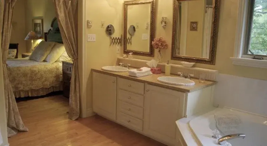 Blue Forest Lane Bed and Breakfast