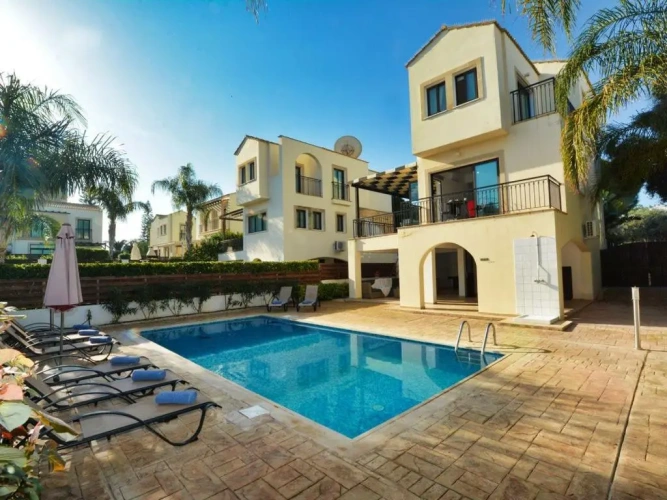 4 Bedrooms Double Villa