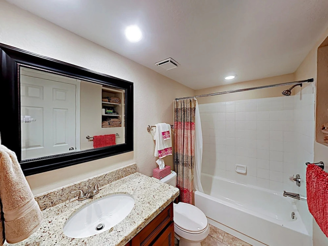 Stylish & Spacious Condo W/ Pool, SPA & Gym Condo