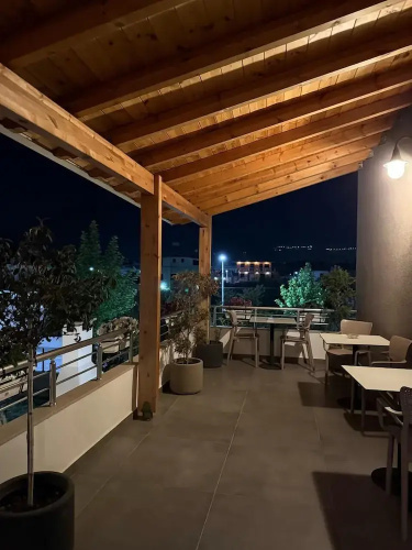 Maison Apartments