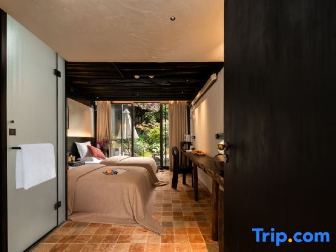 Standard Twin room with sunrise view