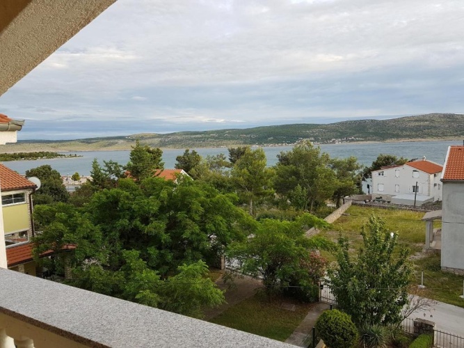Apartment with sea view