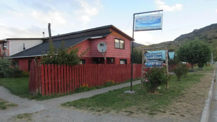 Hostal y Cabañas Perla del Lago