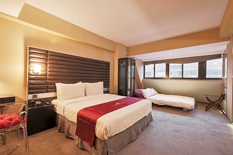 Superior Quadruple room