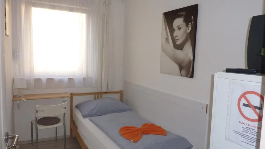 Plaza Rooms