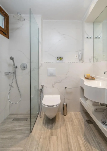 Lagomandra Hotel and Spa