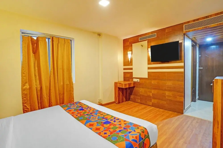 Fabhotel Brigade Suites