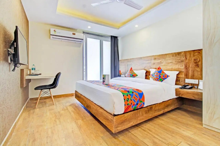 Fabhotel Soft Petals