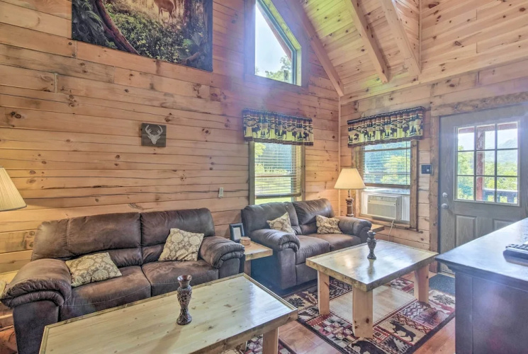 Maggie Valley Family Cabin w/ Porch & Fire Pit!