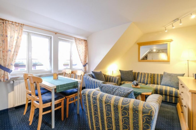 2 Bedrooms Apartment