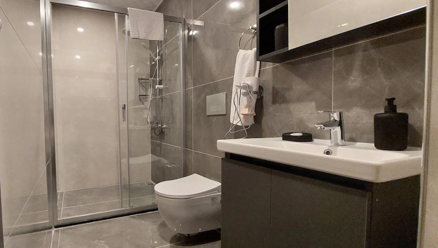 New Flat Large Living Space 5 Close to Lara Beach