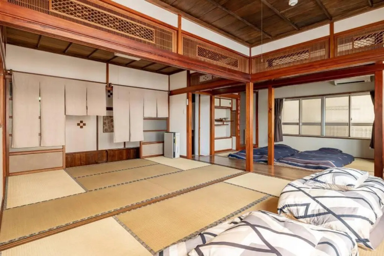 2フロア貸切最大15名 国際通り徒歩1分 駐車場1台無料 Paradise inn 安里
