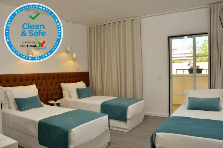Standard Triple room