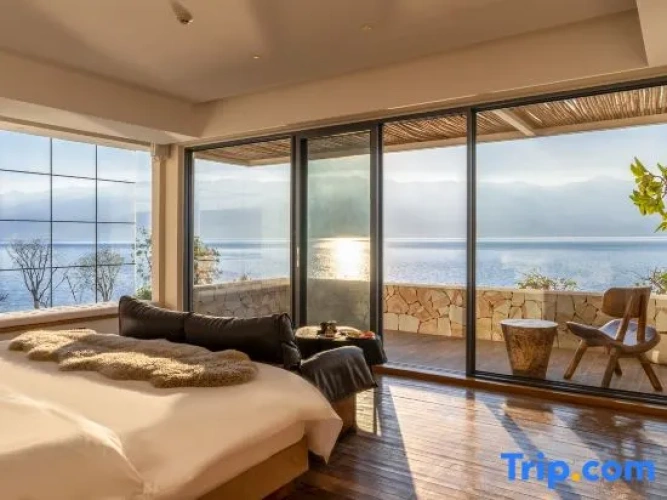 2 Bedrooms Quadruple Family Suite with sea view