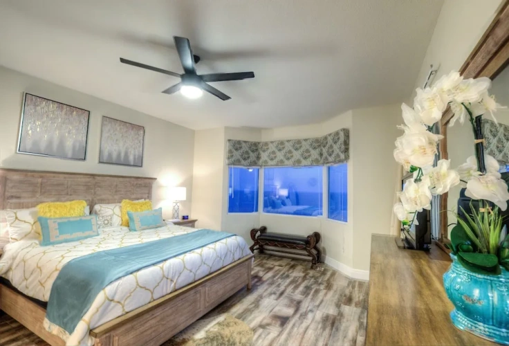 3 Bedrooms Standard room with balcony and beachfront
