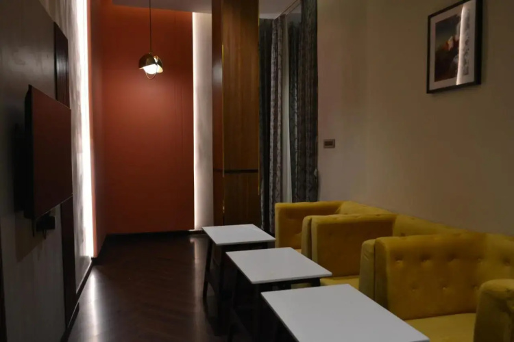 Saroja Suites