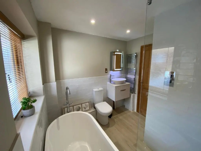 2 Regent Square