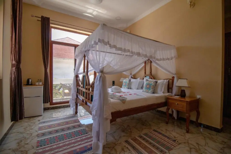 Sunny Palms Beach Bungalows
