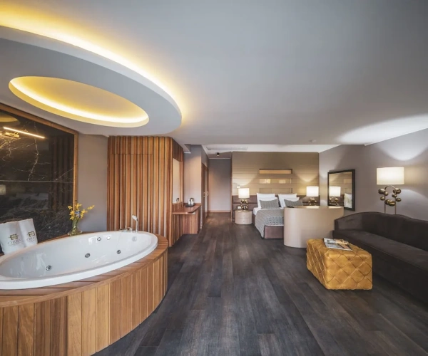 Deluxe Suite