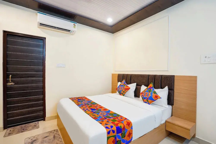 Fabhotel Paramhans Guest House