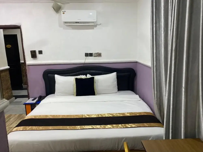 Camzy Villa Hotel