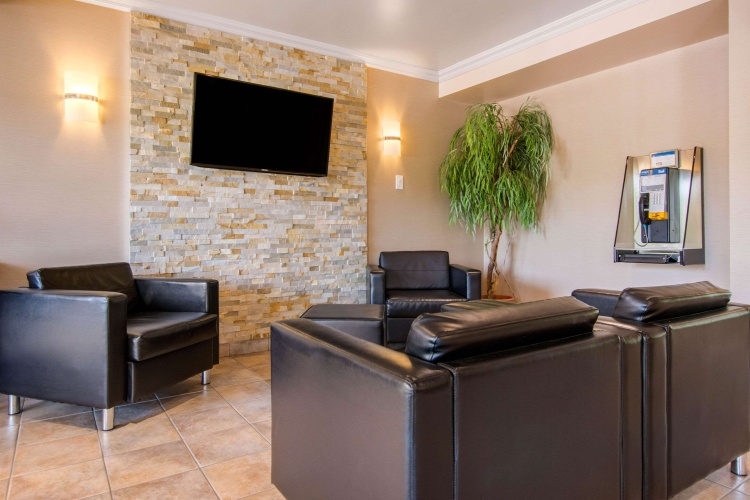 Comfort Inn & Suites photo 12