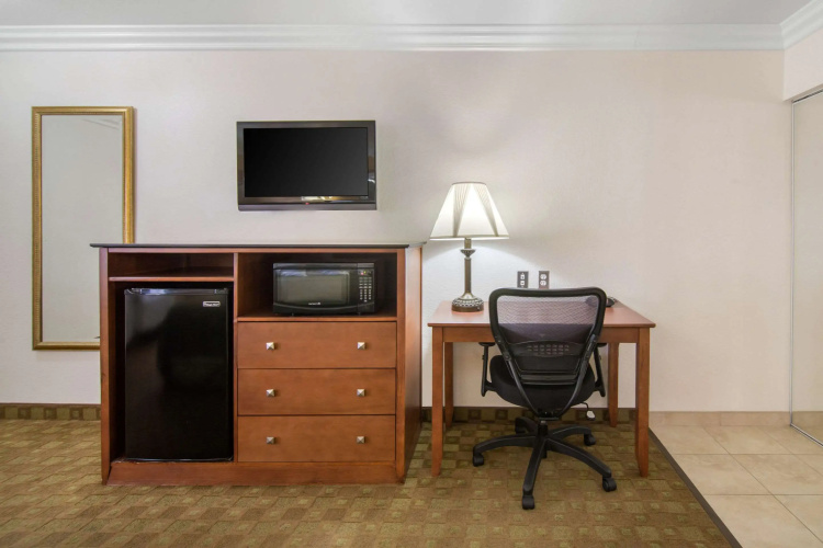 Rodeway Inn Adelanto US 395