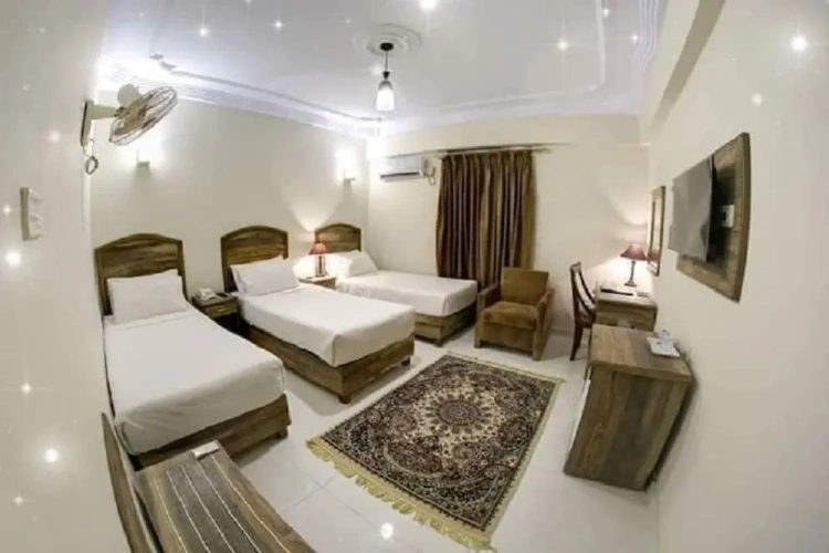 Standard Triple room