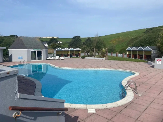 Newquay Bay Park 3-bed Caravan, Sleeps 6