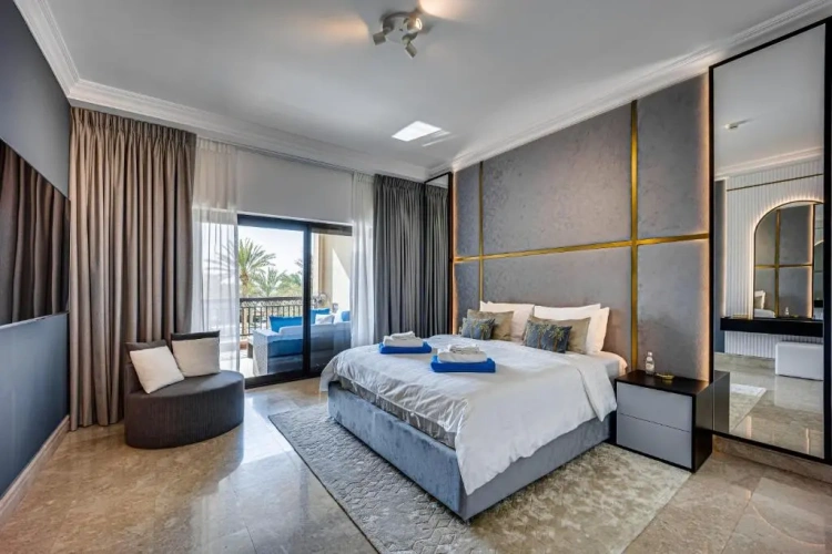 Deluxe Apartment