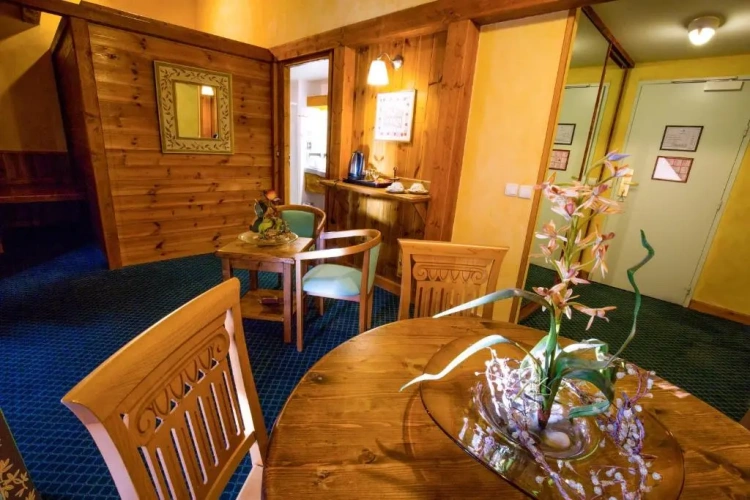 Suite with balcony