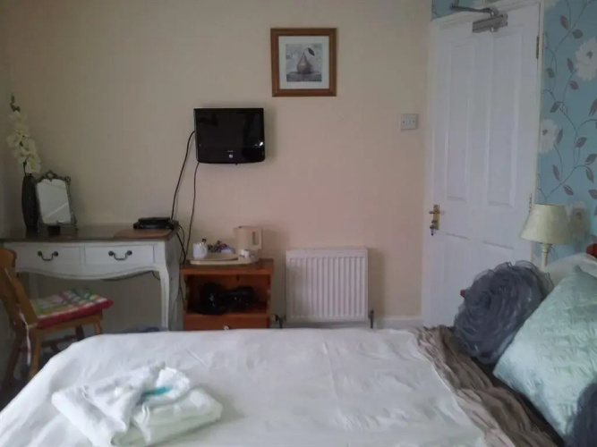 Whitecliff View