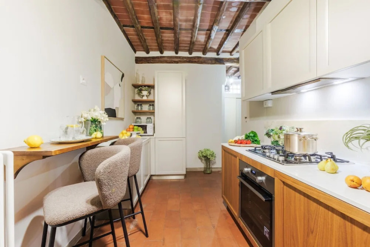 The Hidden Alley Apartment