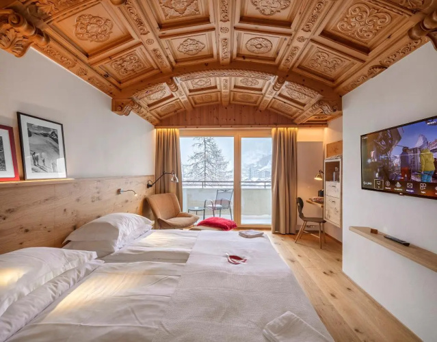 Swiss Alpine Hotel Allalin