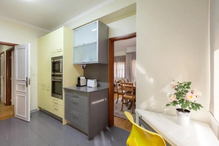 3 Bedrooms Apartment