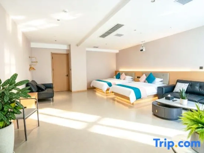 Deluxe Family Suite