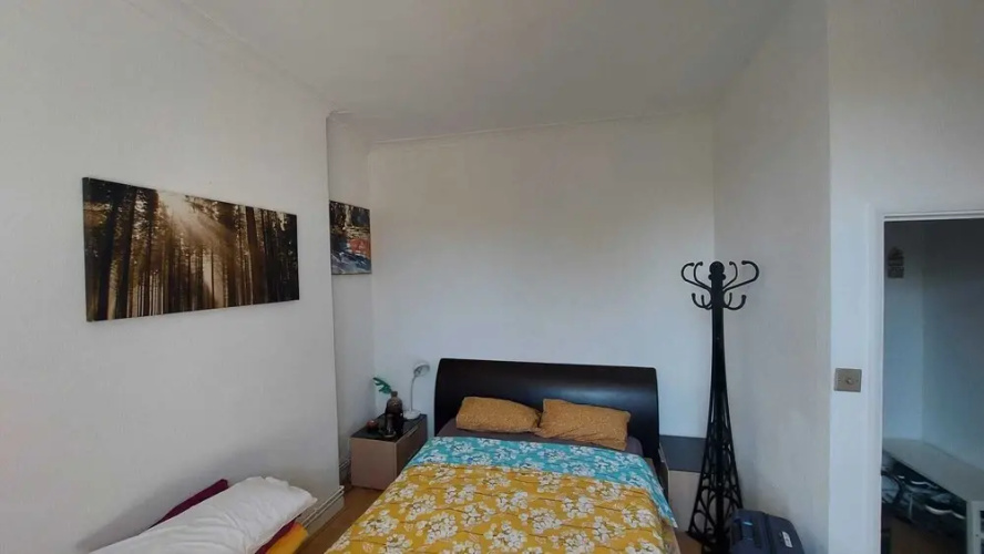 Extra Large One Bedroom Flat With Parking