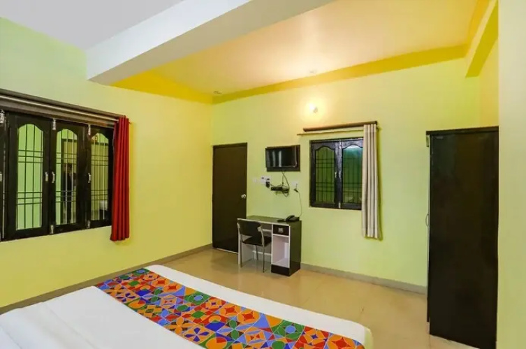 Fabhotel Yug Residency