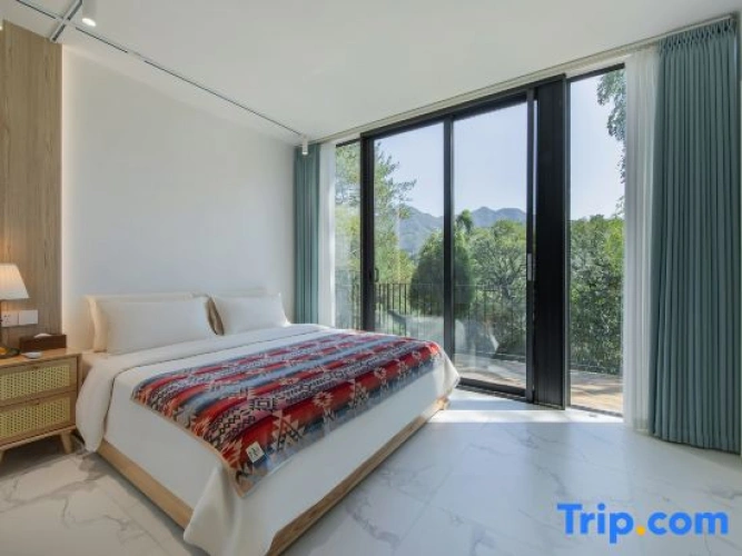 2 Bedrooms Luxury Twin Family Suite
