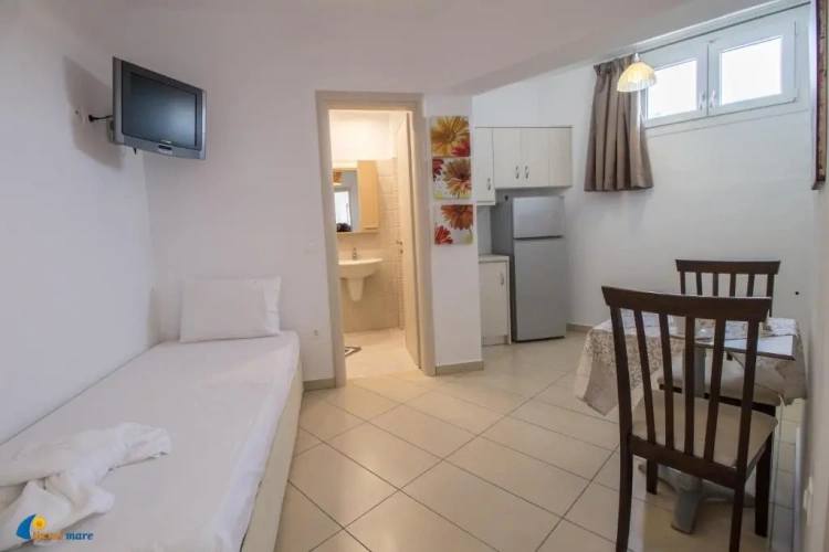 Economy Basement room