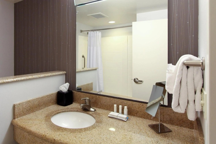 Courtyard by Marriott Salina