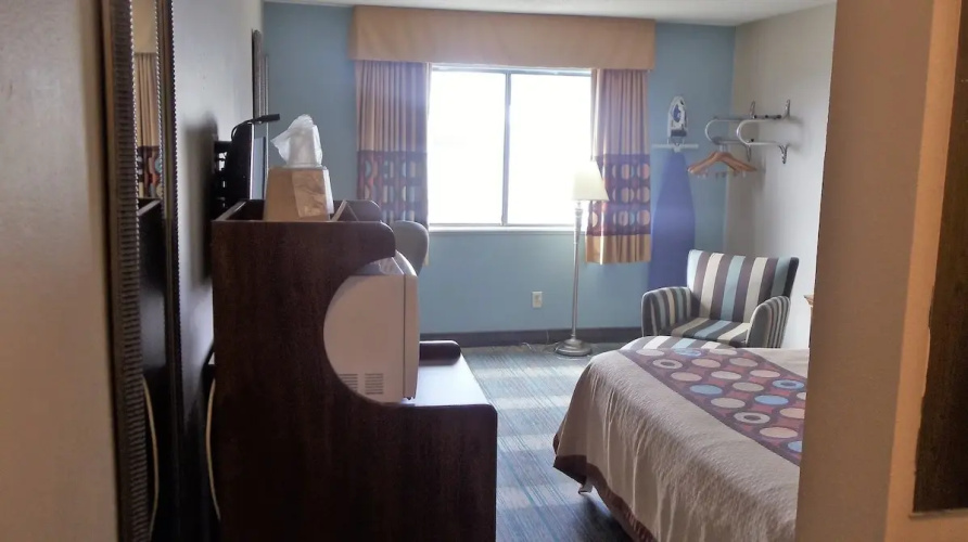 Super 8 By Wyndham Shenandoah