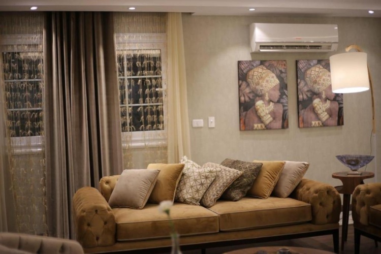 3 Bedrooms Apartment