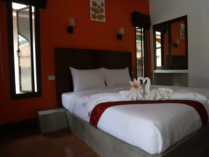 Lanta Smile Resort @Longbeach