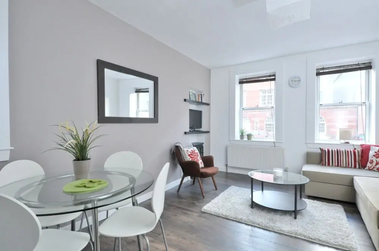 367 Richmond Place Apartment