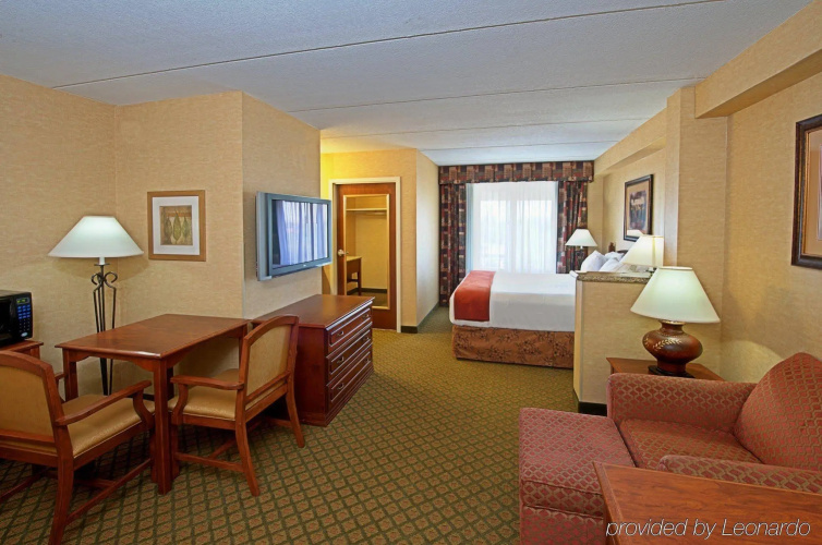 Holiday Inn Express & Suites Tempe by IHG