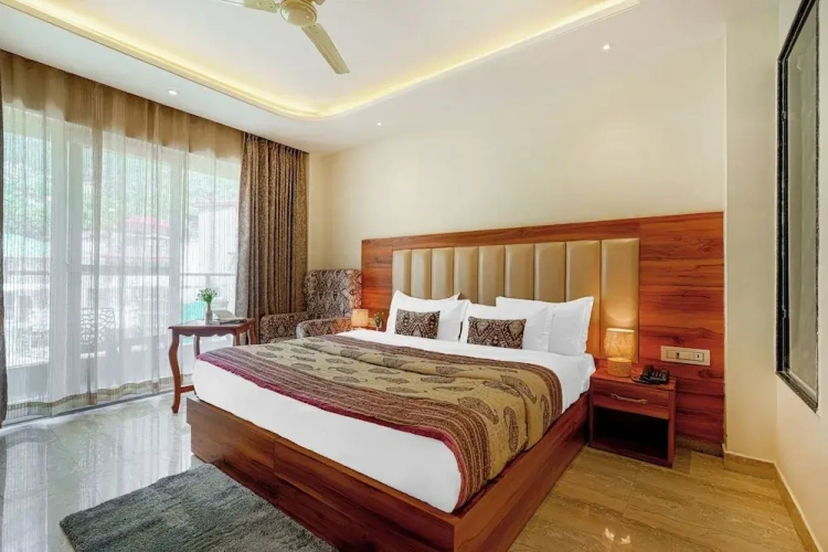 Deluxe room with balcony and with mountain view