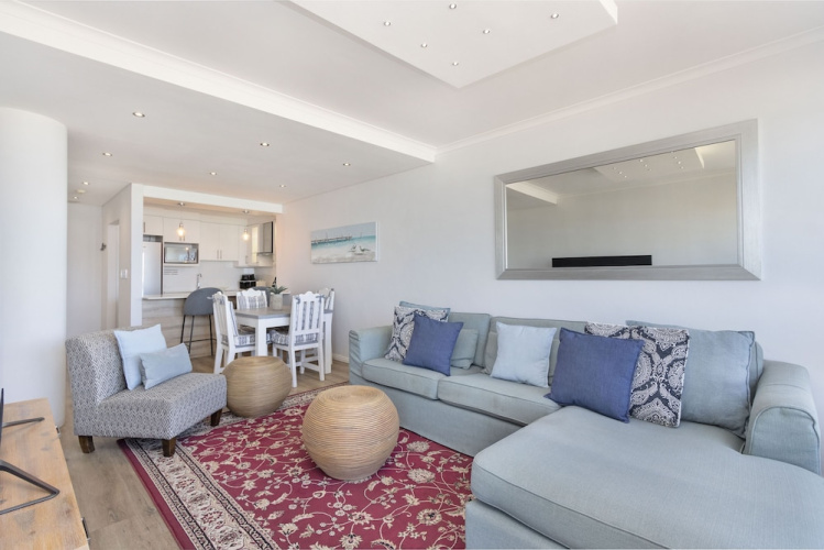 Portico 704